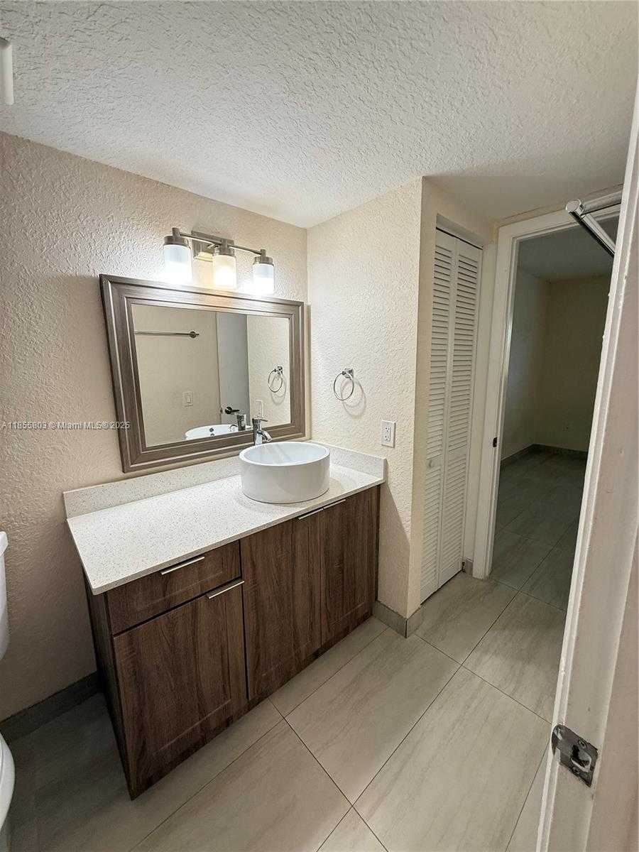 Small Image of 2740 WEST 76TH ST #204, Hialeah Number 10