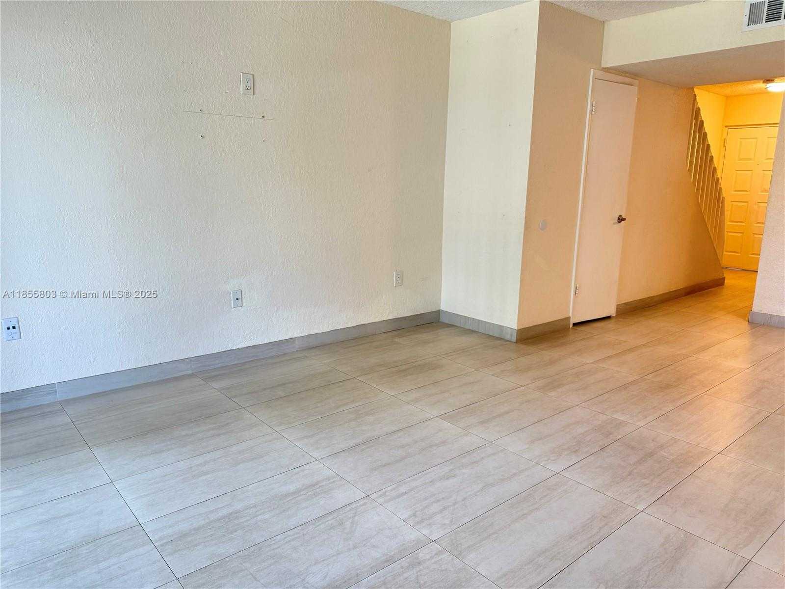 Small Image of 2740 WEST 76TH ST #204, Hialeah Number 14