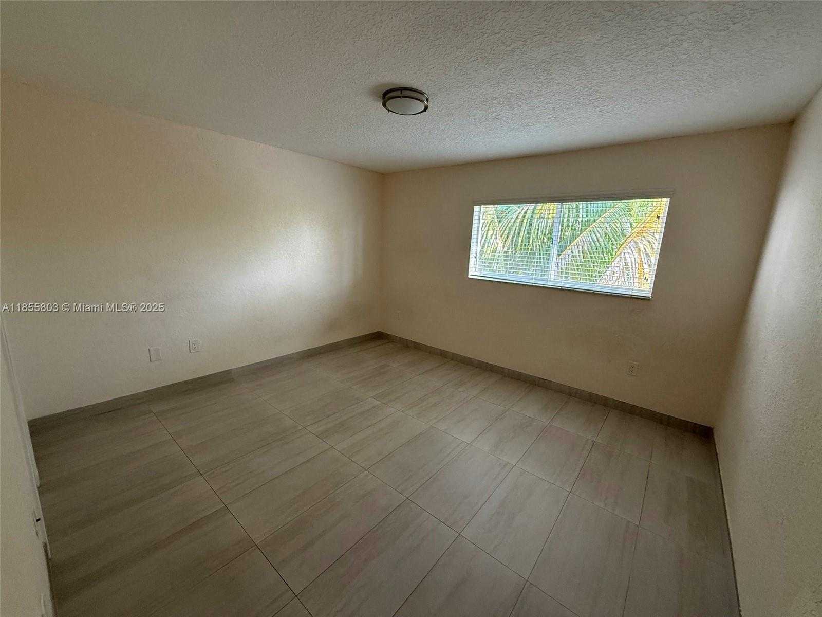 Small Image of 2740 WEST 76TH ST #204, Hialeah Number 4