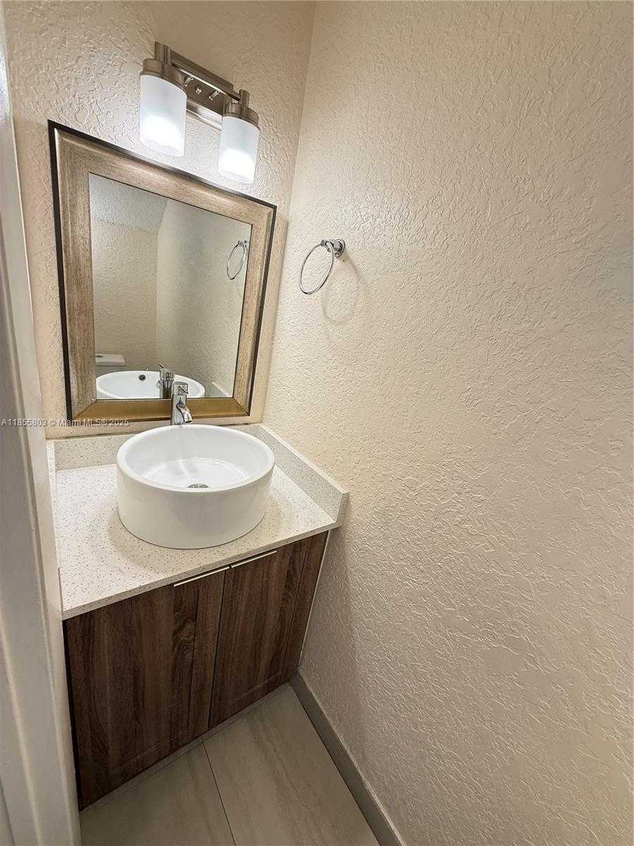 Small Image of 2740 WEST 76TH ST #204, Hialeah Number 8