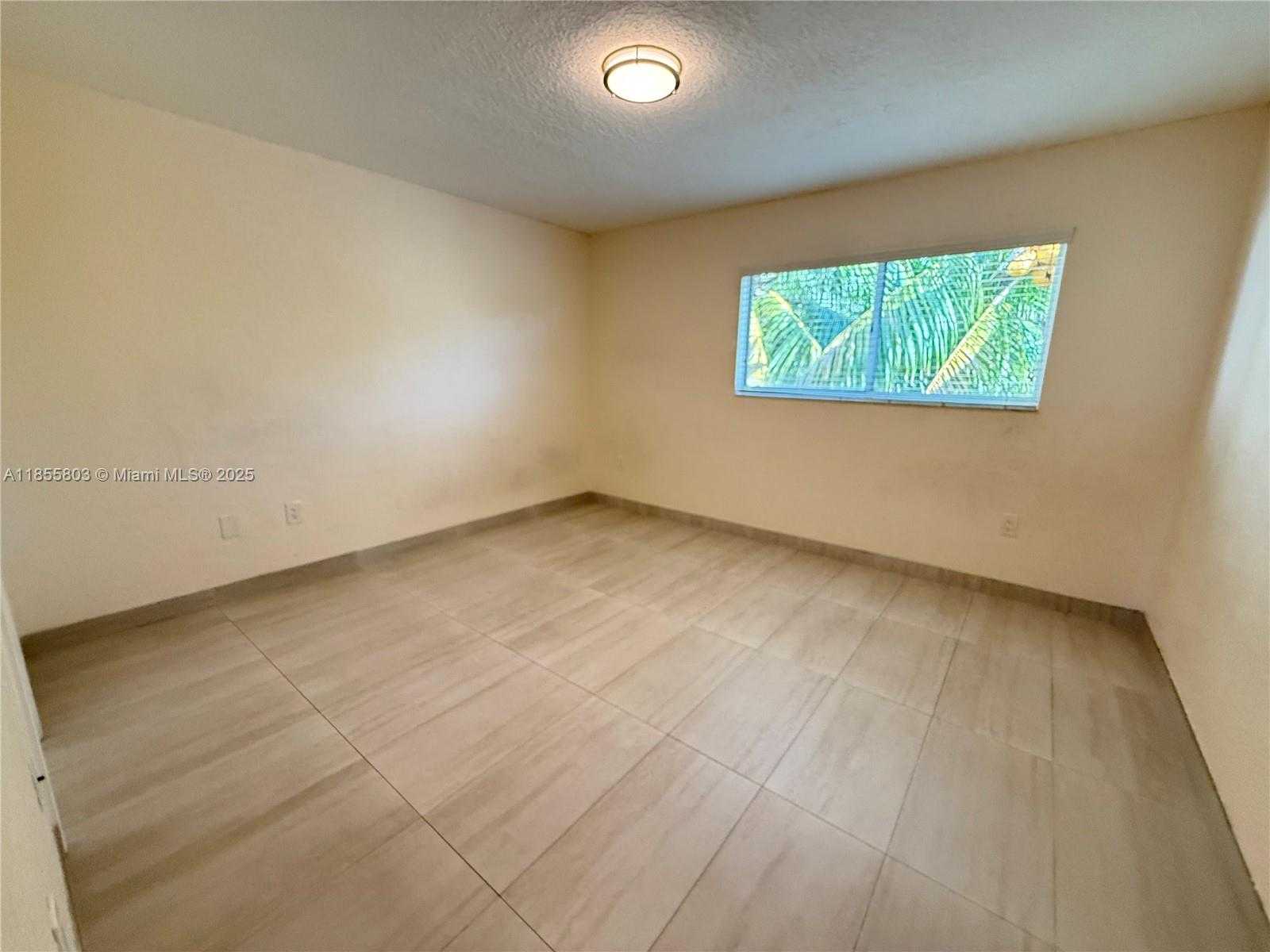 Small Image of 2740 WEST 76TH ST #204, Hialeah Number 9