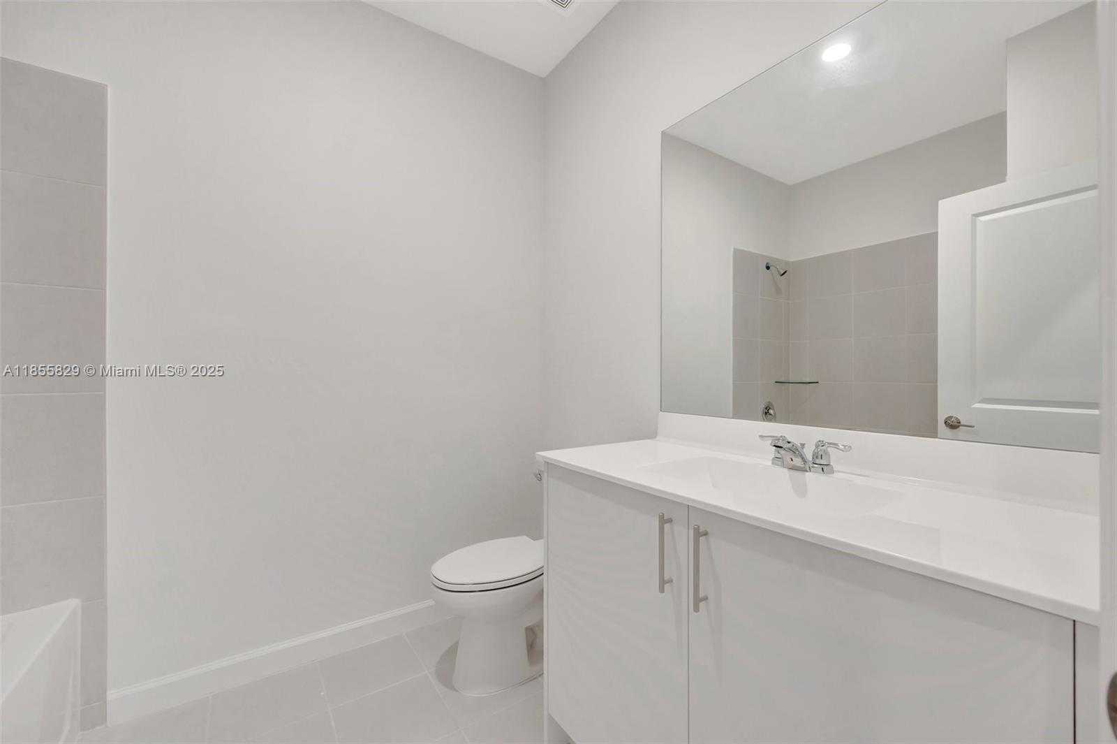 Small Image of 2813 SOUTH EAST 25TH AVE #2813, Homestead Number 33