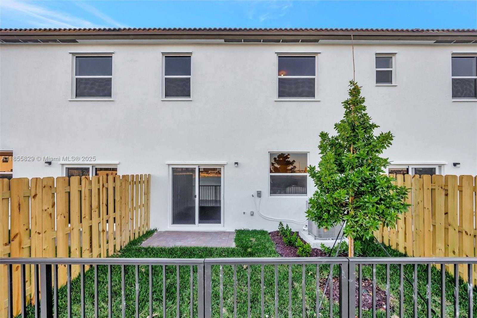 Small Image of 2813 SOUTH EAST 25TH AVE #2813, Homestead Number 39