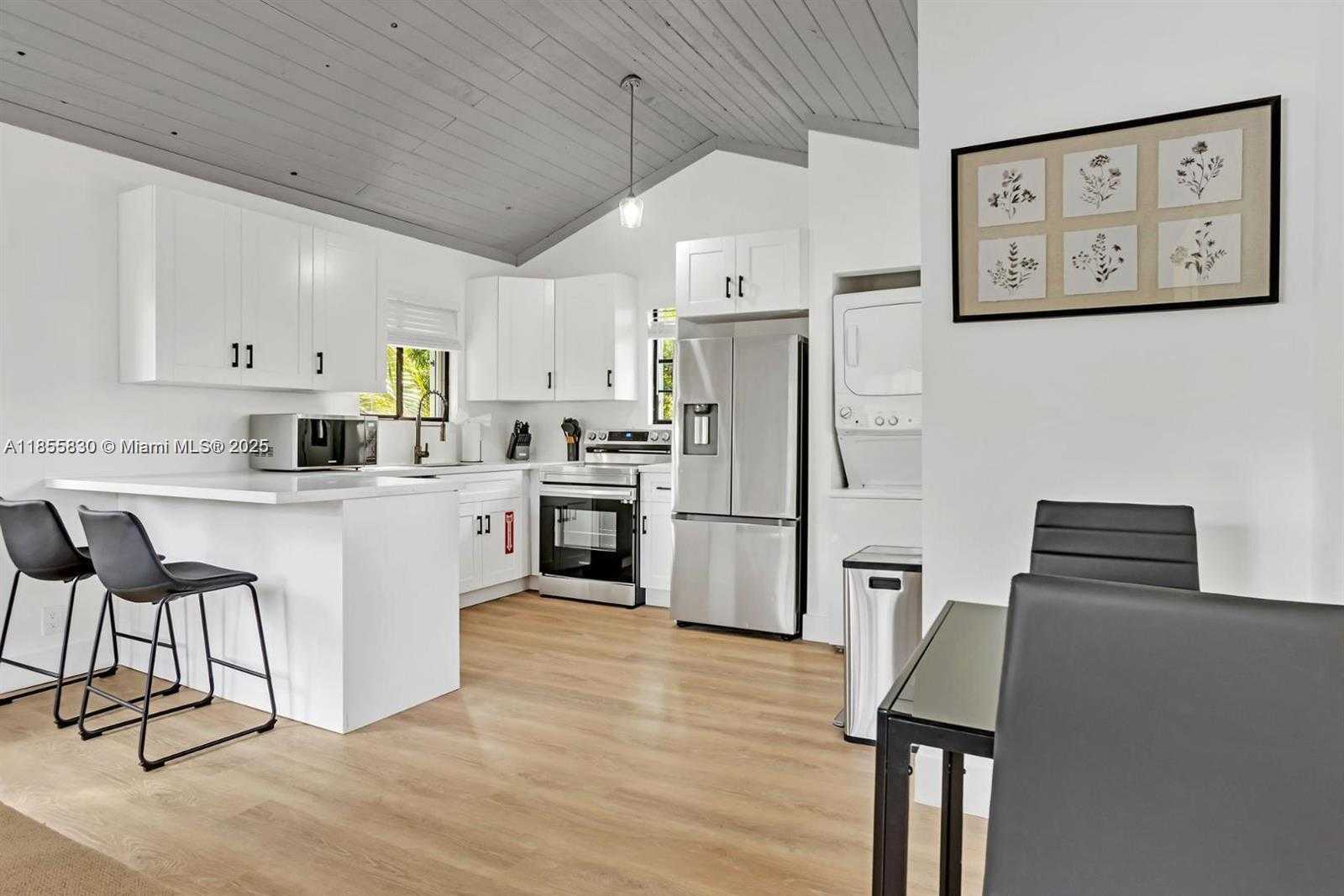 Small Image of 317 LAUDERDALE #3, Fort Lauderdale Number 3