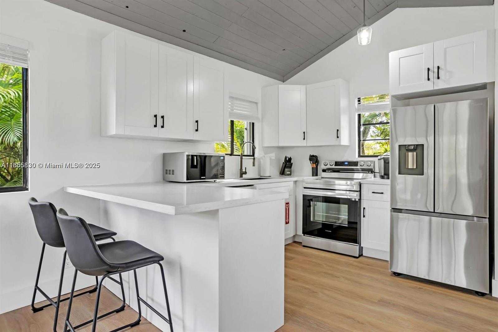 Small Image of 317 LAUDERDALE #3, Fort Lauderdale Number 5