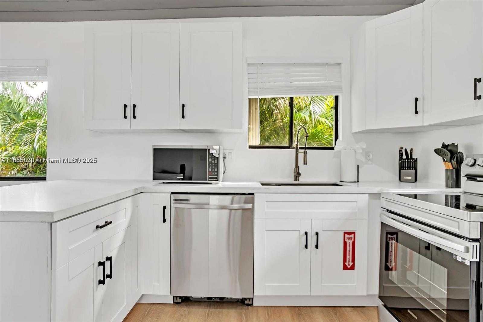 Small Image of 317 LAUDERDALE #3, Fort Lauderdale Number 8