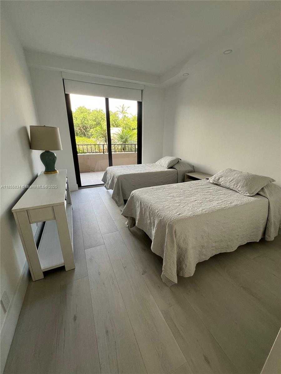 Imagen de Pequeño Objeto