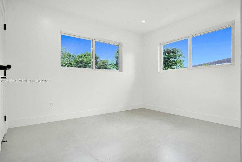 Small Image of 10767 NORTH EAST 2ND AVE #1, Miami Number 9