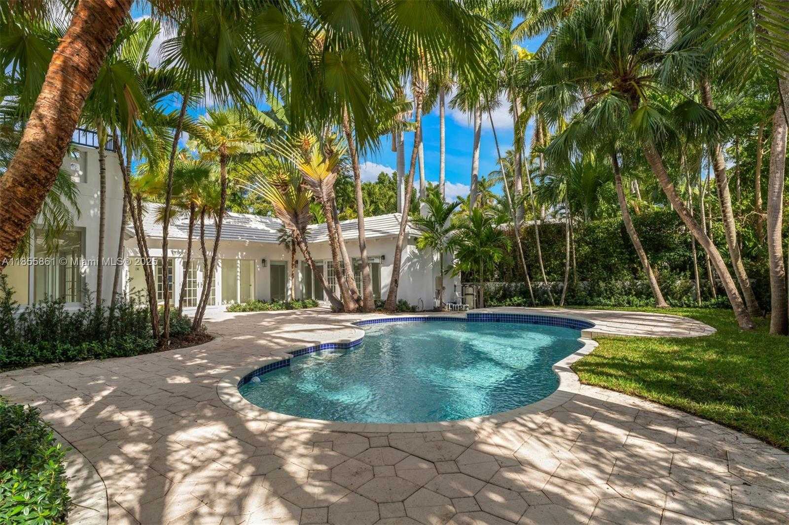 Small Image of 6675 ROXBURY LN, Miami Beach Number 16