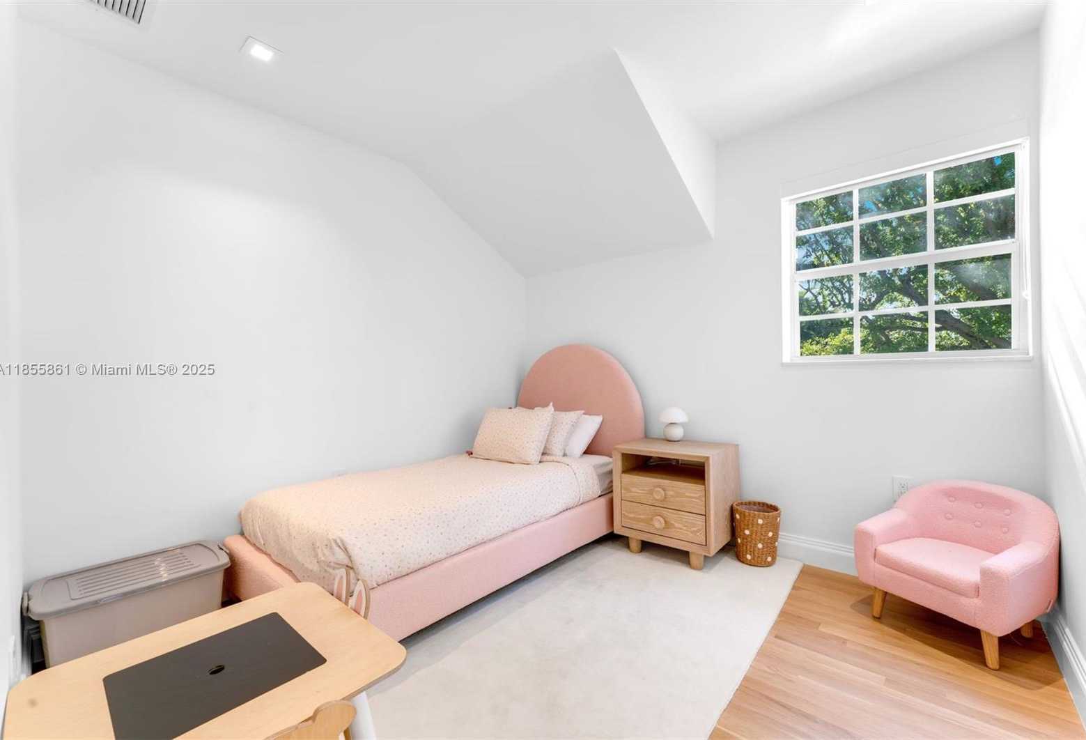 Small Image of 6675 ROXBURY LN, Miami Beach Number 18