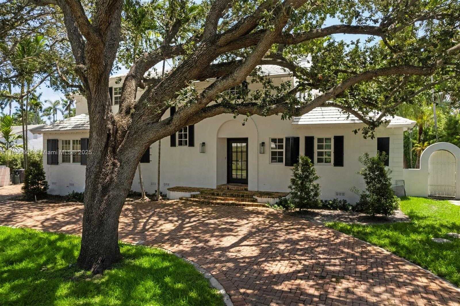 Small Image of 6675 ROXBURY LN, Miami Beach Number 2