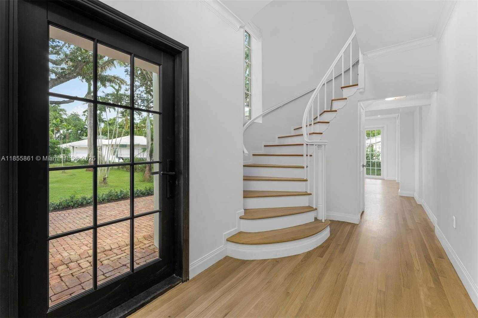 Small Image of 6675 ROXBURY LN, Miami Beach Number 3