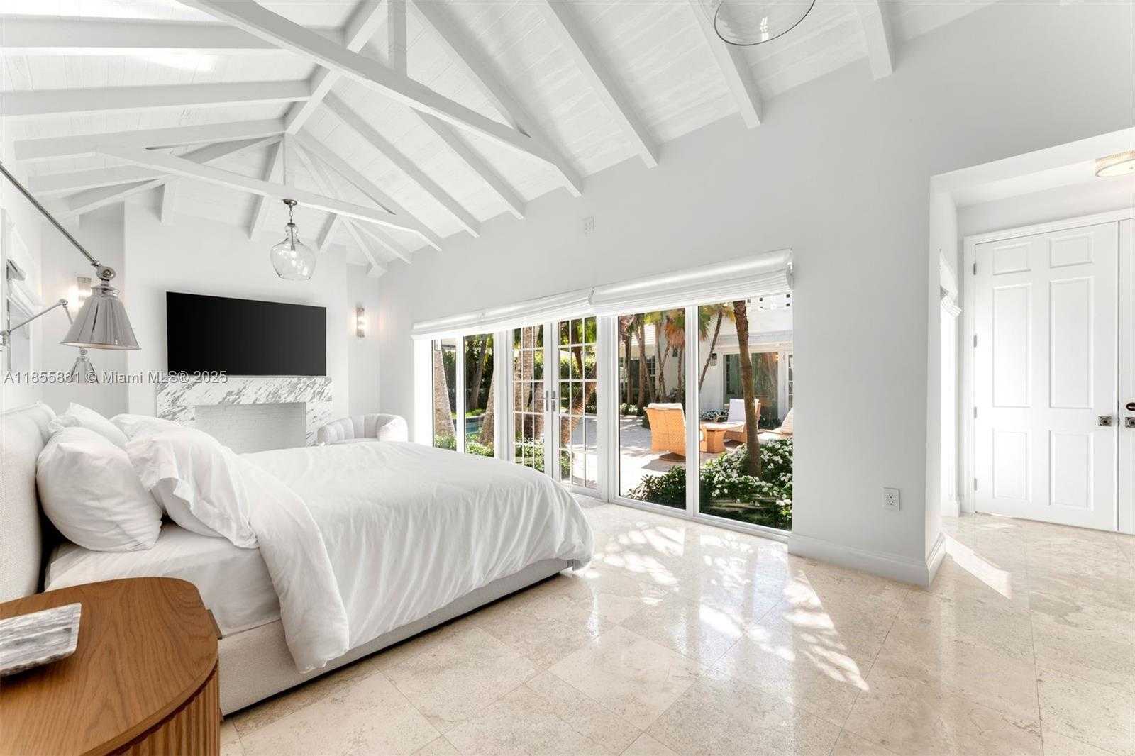 Small Image of 6675 ROXBURY LN, Miami Beach Number 32