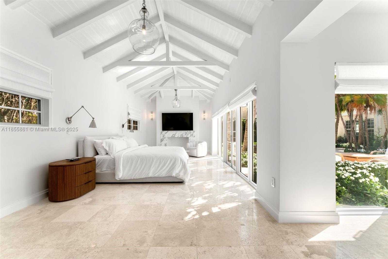 Small Image of 6675 ROXBURY LN, Miami Beach Number 35