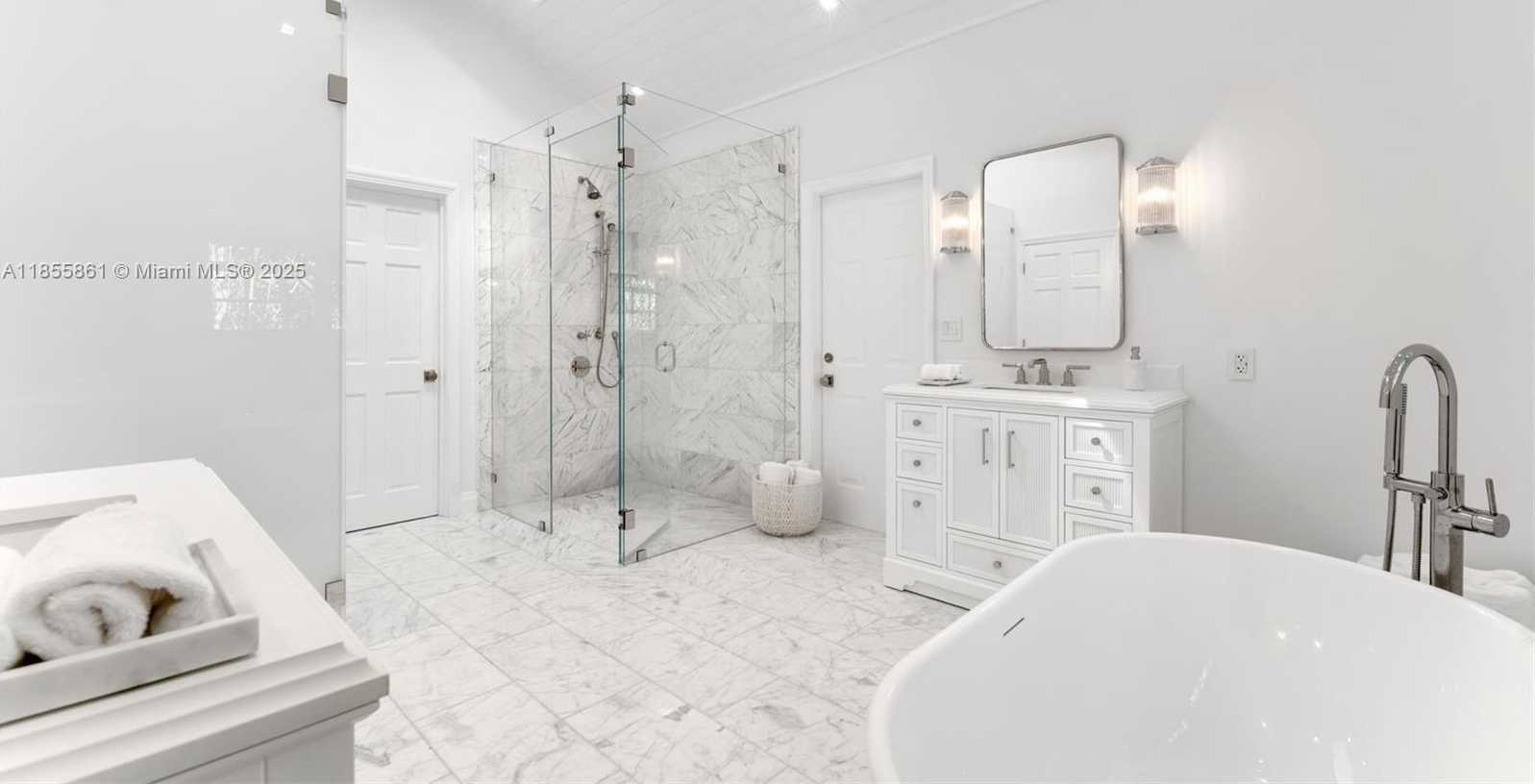 Small Image of 6675 ROXBURY LN, Miami Beach Number 38
