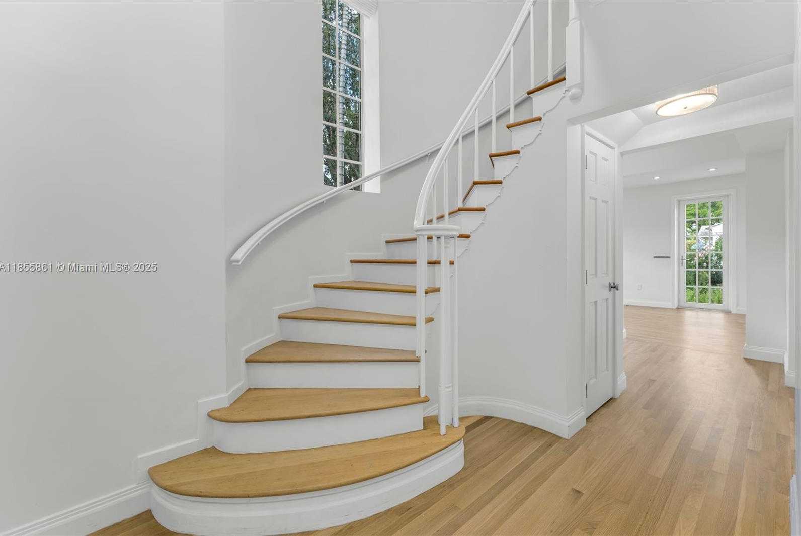 Small Image of 6675 ROXBURY LN, Miami Beach Number 4
