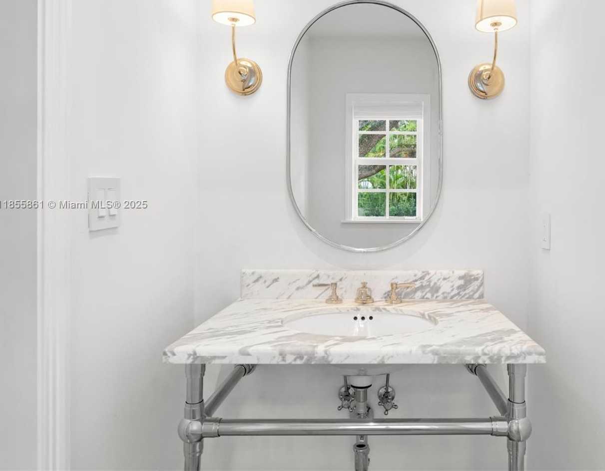 Small Image of 6675 ROXBURY LN, Miami Beach Number 7