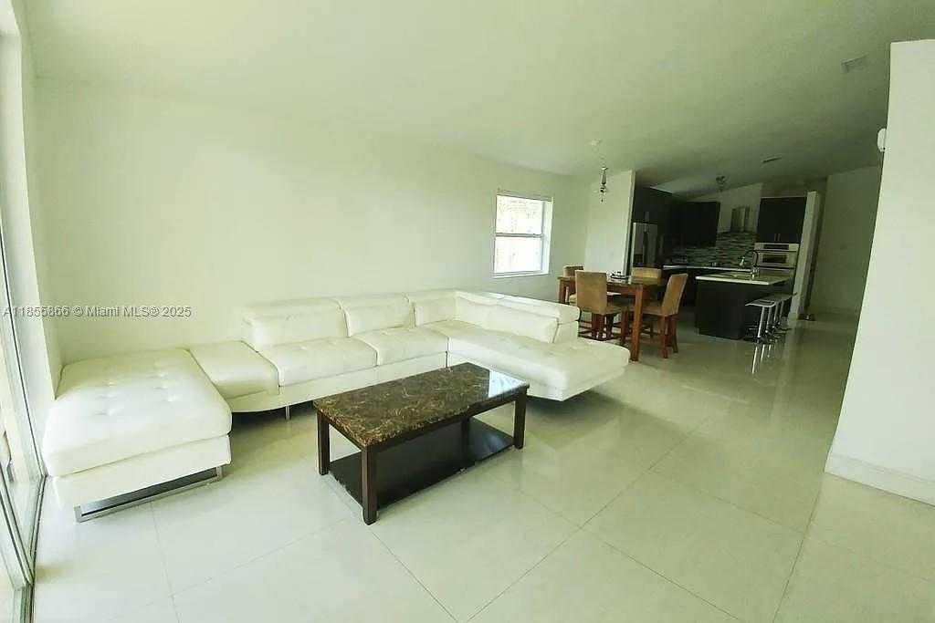 Small Image of 1110 NORTH WEST 171ST TER, Pembroke Pines Number 11