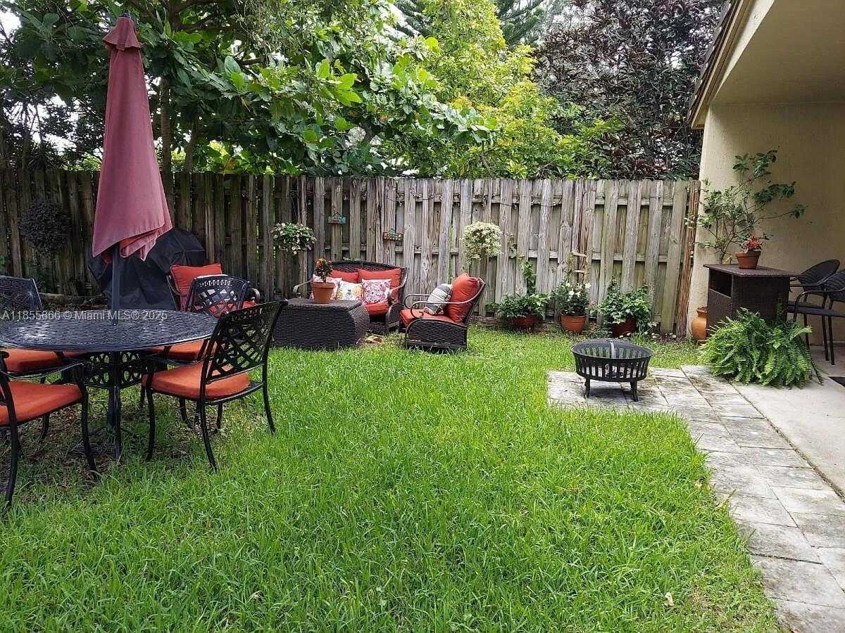 Small Image of 1110 NORTH WEST 171ST TER, Pembroke Pines Number 19