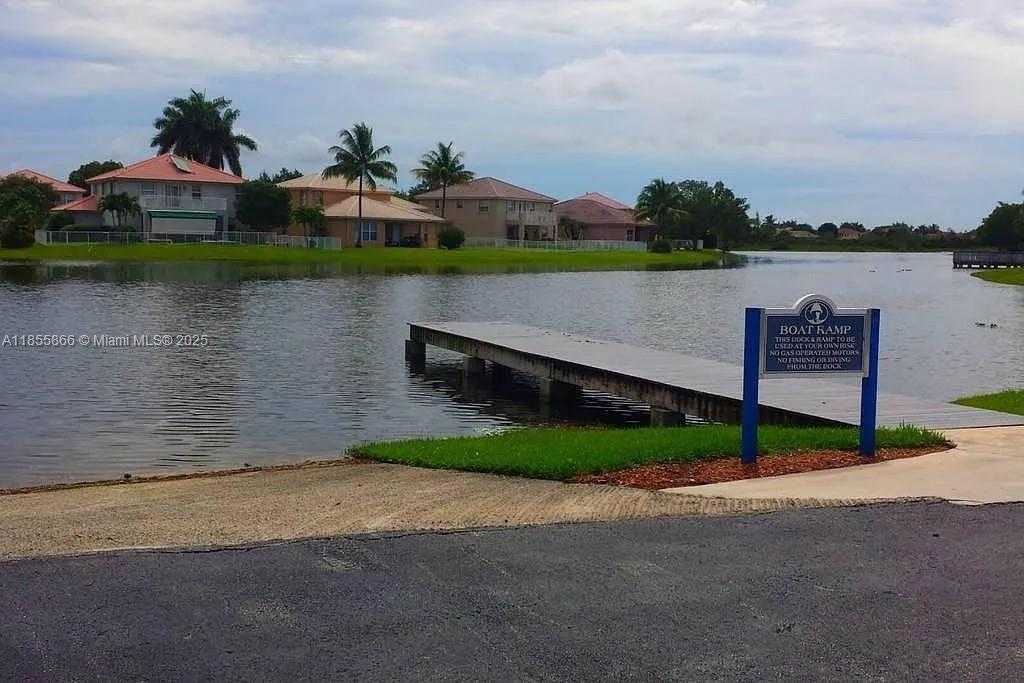 Small Image of 1110 NORTH WEST 171ST TER, Pembroke Pines Number 21