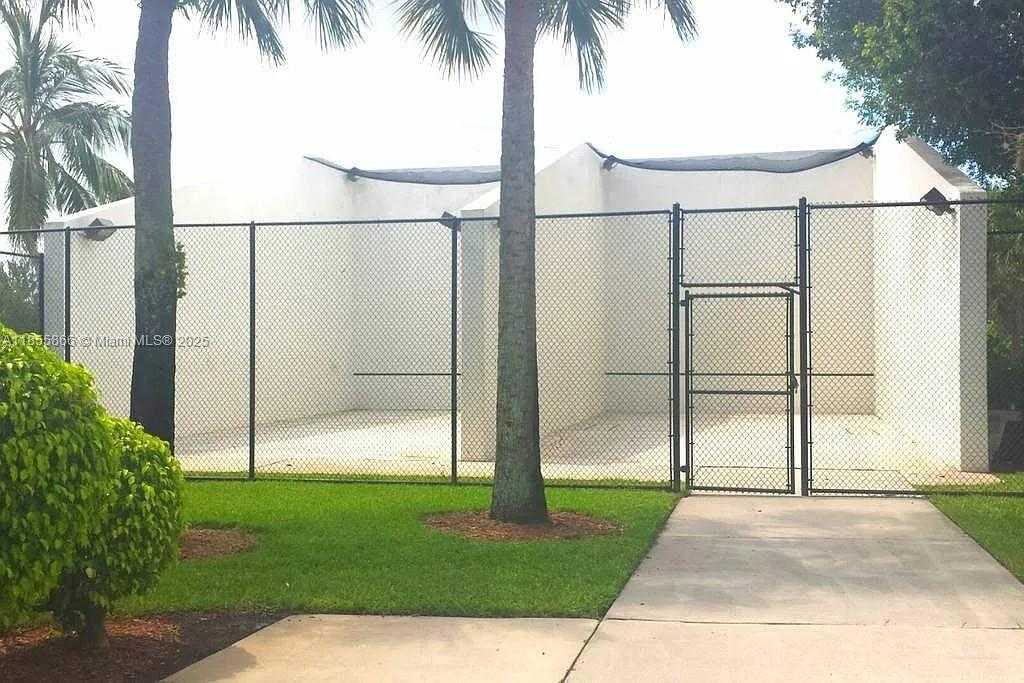 Small Image of 1110 NORTH WEST 171ST TER, Pembroke Pines Number 24