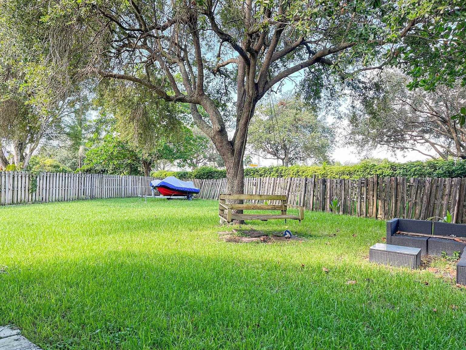 Small Image of 1110 NORTH WEST 171ST TER, Pembroke Pines Number 26