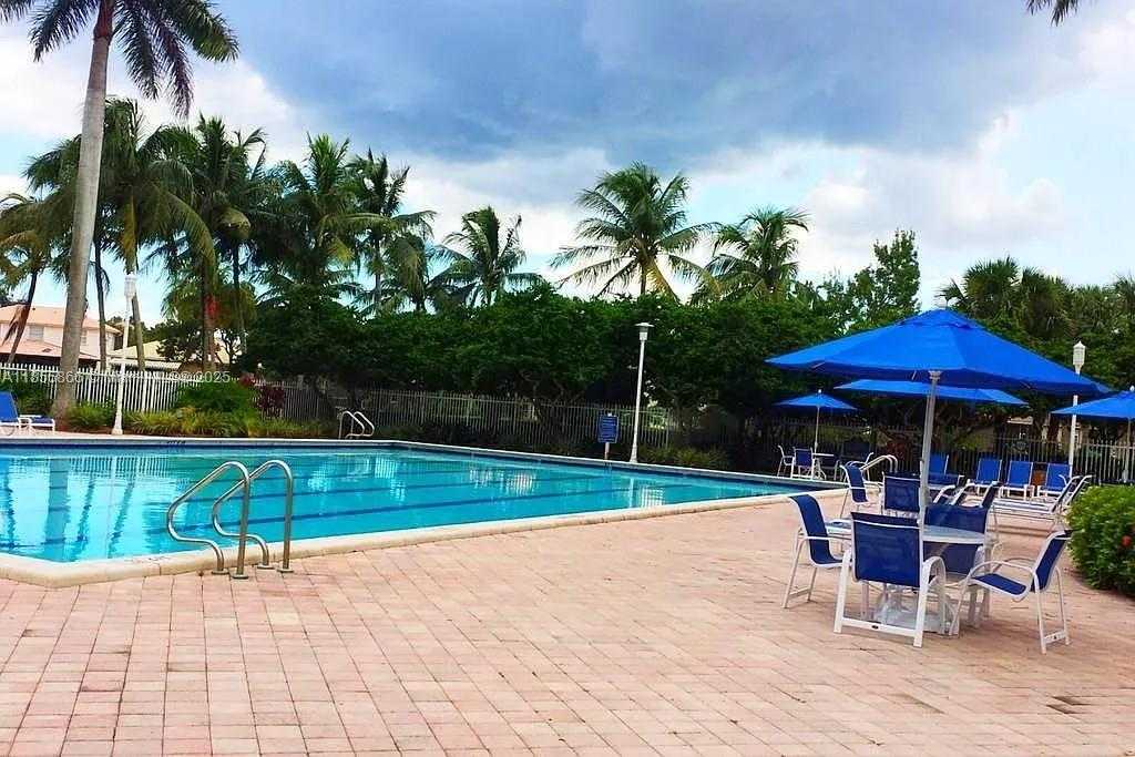 Small Image of 1110 NORTH WEST 171ST TER, Pembroke Pines Number 28