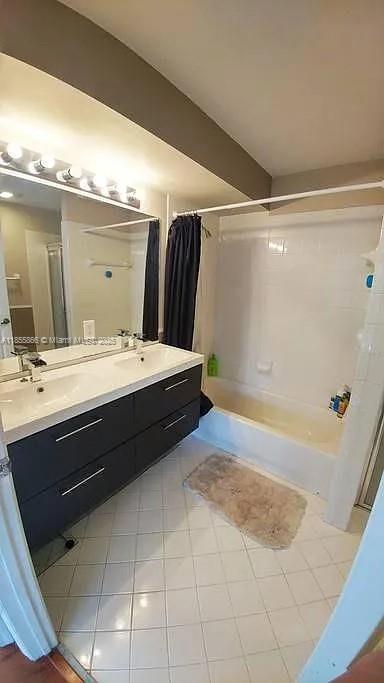 Small Image of 1110 NORTH WEST 171ST TER, Pembroke Pines Number 7