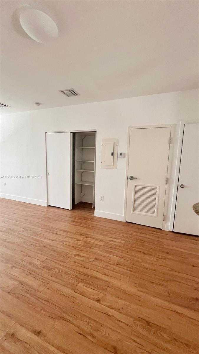 Small Image of 1523 EUCLID AVE #3, Miami Beach Number 10