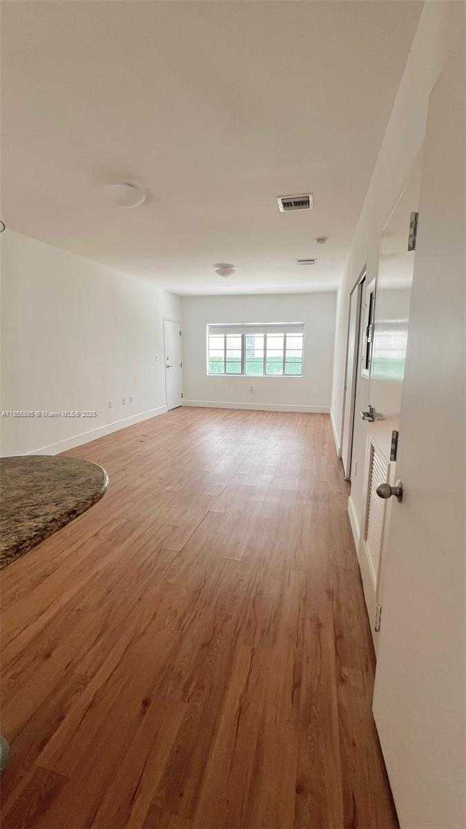 Small Image of 1523 EUCLID AVE #3, Miami Beach Number 6