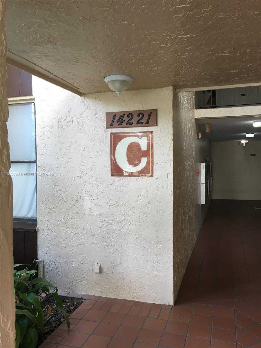 Small Image of 14221 NORTH KENDALL DR #305C, Miami Number 3