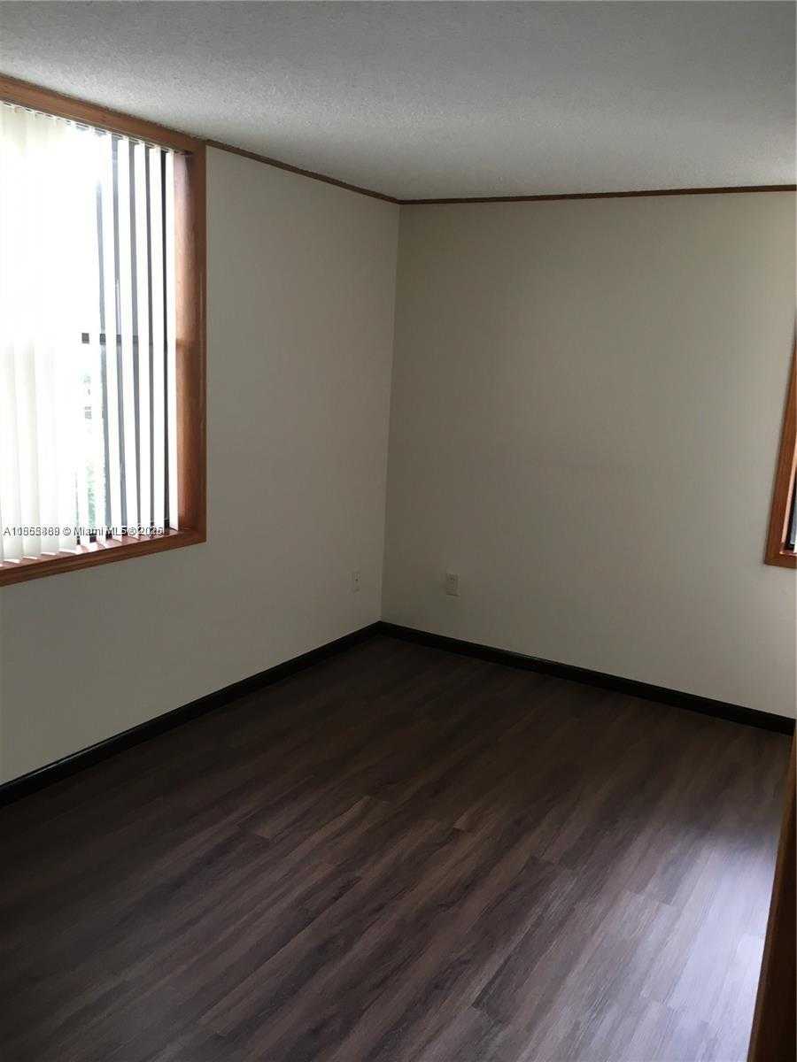 Small Image of 14221 NORTH KENDALL DR #305C, Miami Number 4