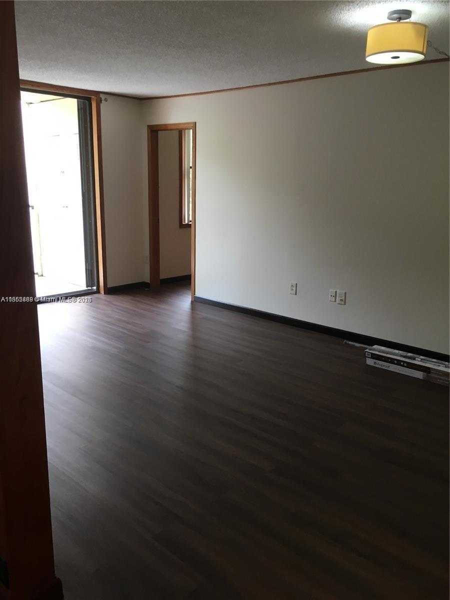 Small Image of 14221 NORTH KENDALL DR #305C, Miami Number 6