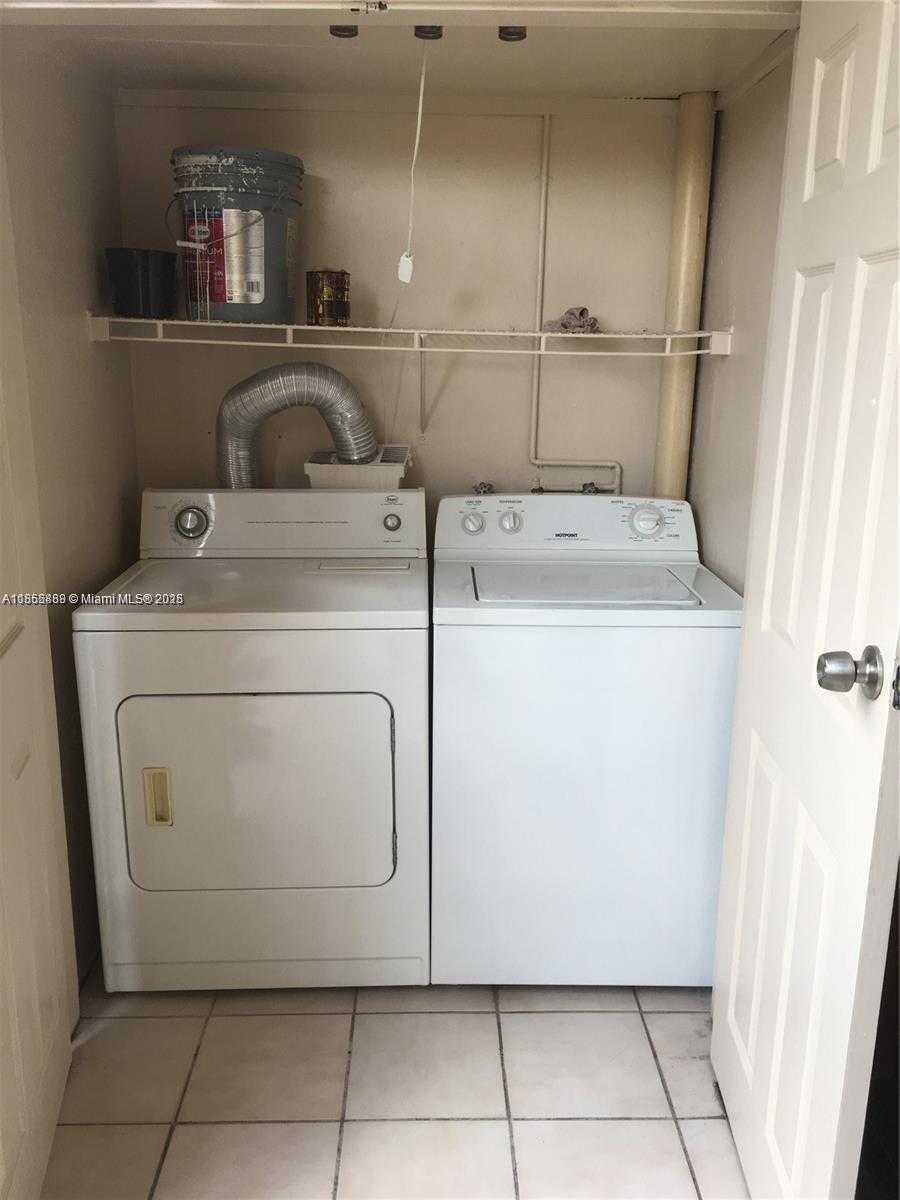 Small Image of 14221 NORTH KENDALL DR #305C, Miami Number 7