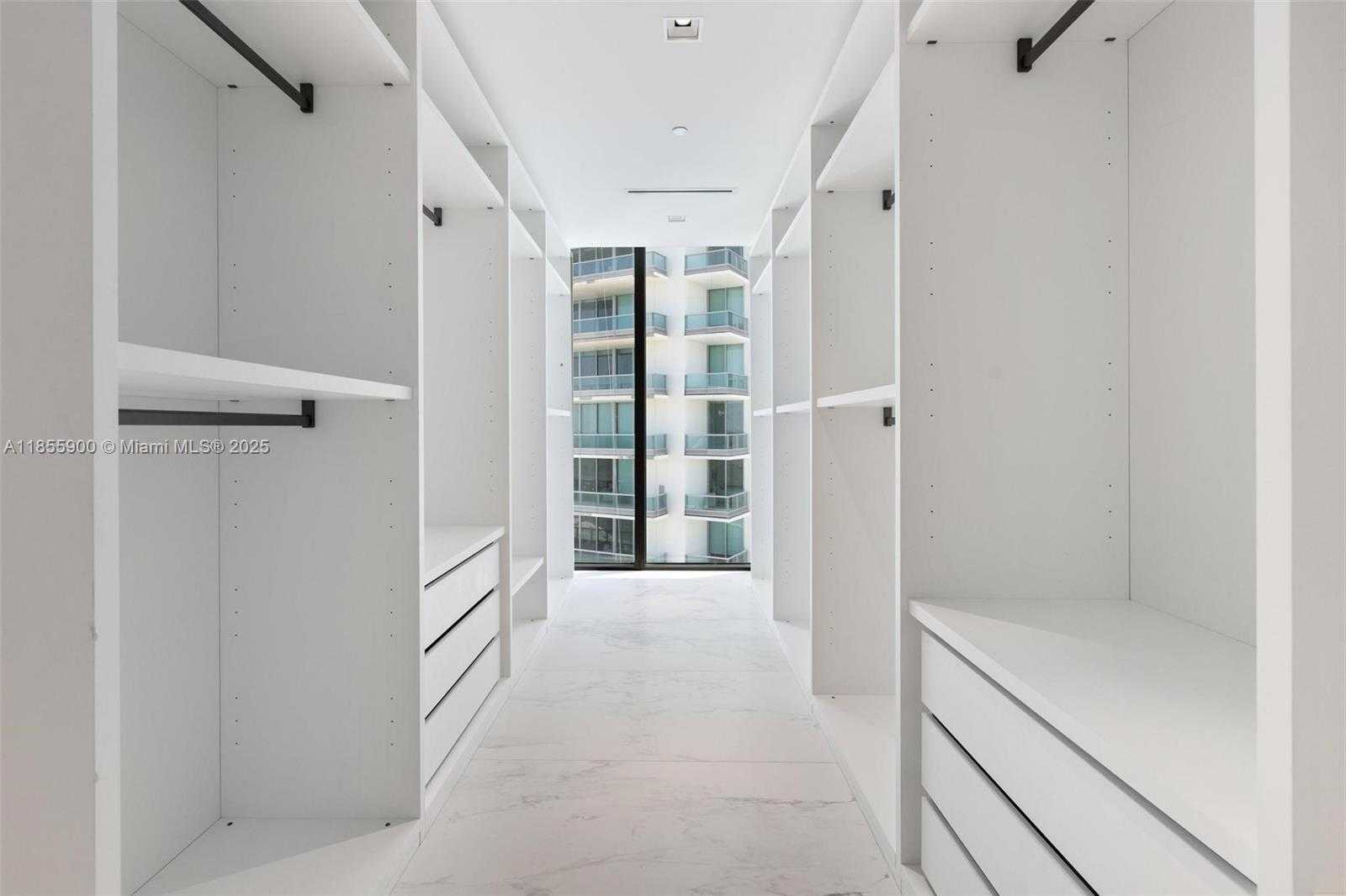 Small Image of 1000 BISCAYNE BLVD #4901, Miami Number 40