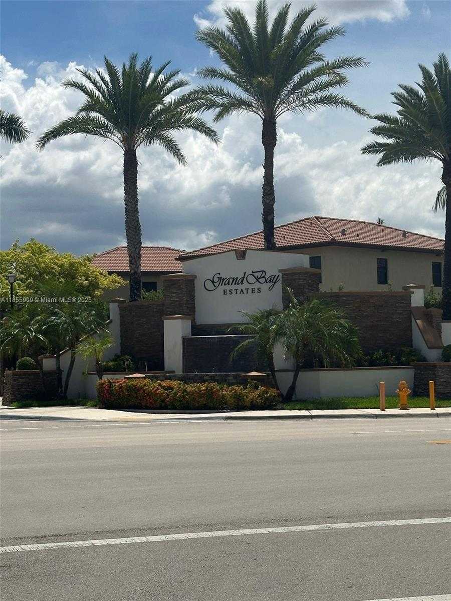 Small Image of 9941 NORTH WEST 86TH TER #9941, Doral Number 2