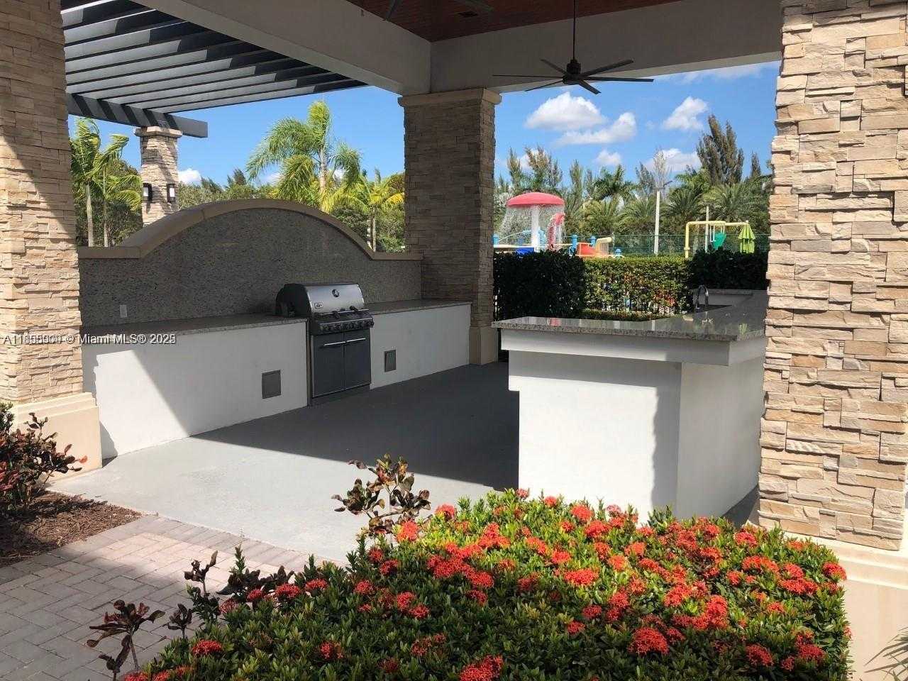 Small Image of 9941 NORTH WEST 86TH TER #9941, Doral Number 23