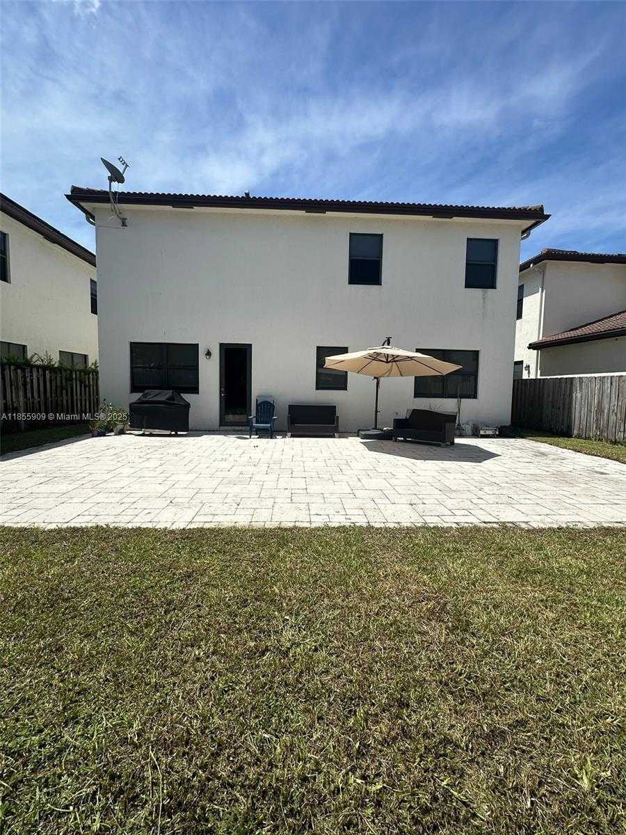Small Image of 9941 NORTH WEST 86TH TER #9941, Doral Number 36