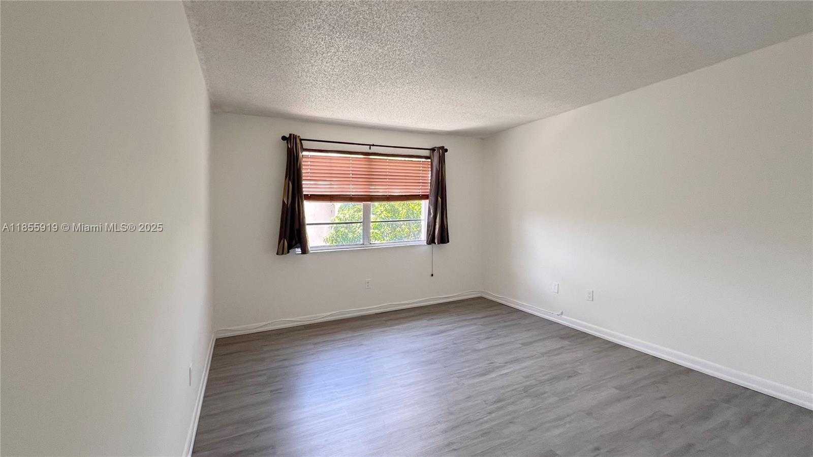 Small Image of 4670 NORTH WEST 79TH AVE #2F, Doral Number 2