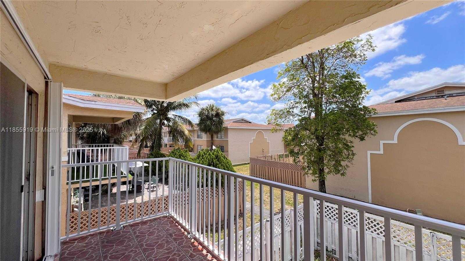 Small Image of 4670 NORTH WEST 79TH AVE #2F, Doral Number 6