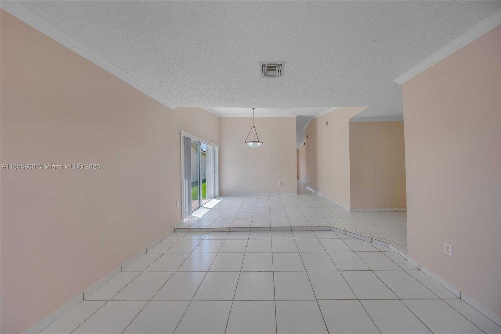 Small Image of 14208 SOUTH WEST 23RD ST, Miami Number 10
