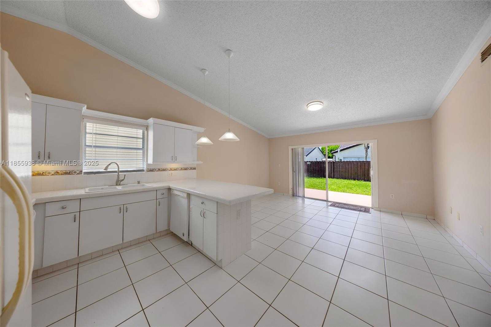 Small Image of 14208 SOUTH WEST 23RD ST, Miami Number 16