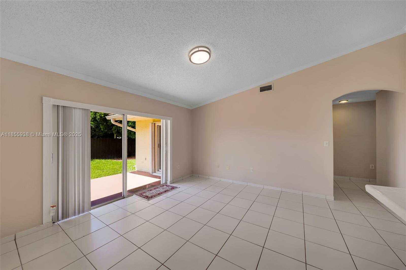 Small Image of 14208 SOUTH WEST 23RD ST, Miami Number 19