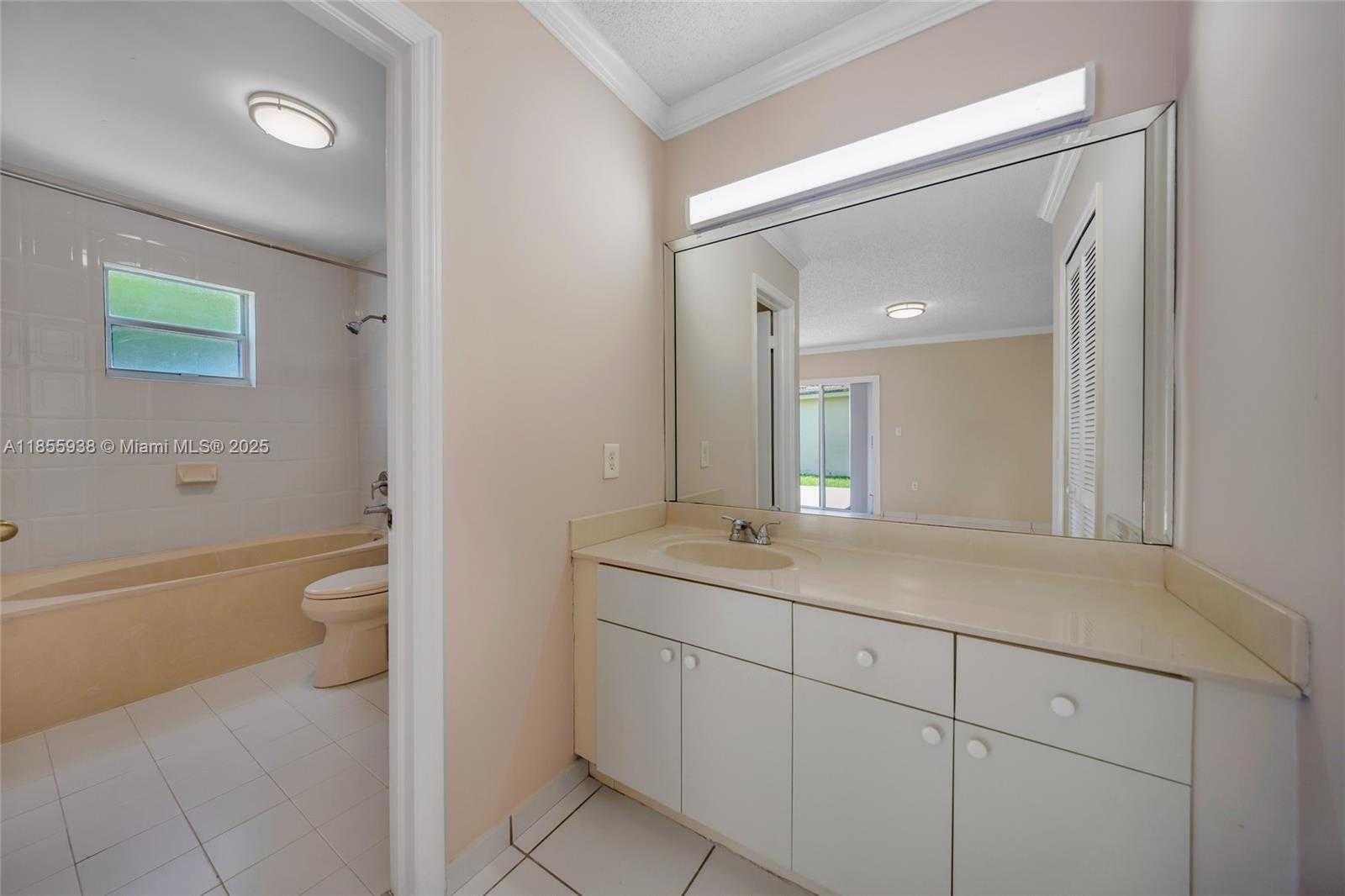Small Image of 14208 SOUTH WEST 23RD ST, Miami Number 29