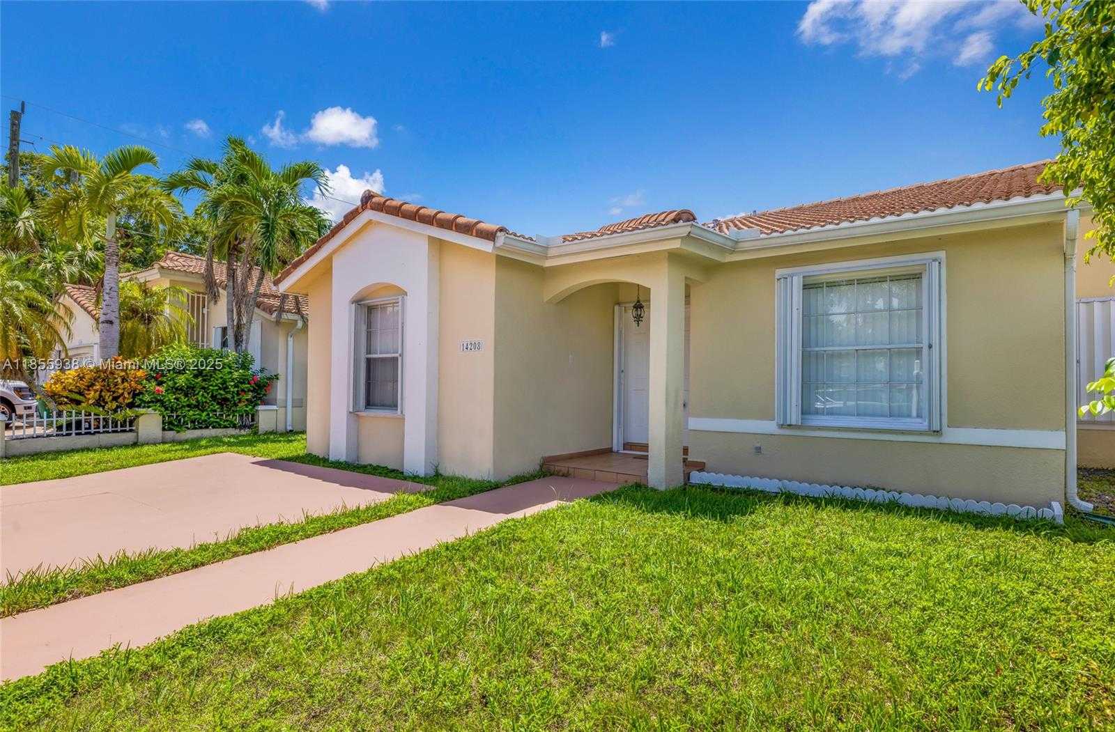 Small Image of 14208 SOUTH WEST 23RD ST, Miami Number 3