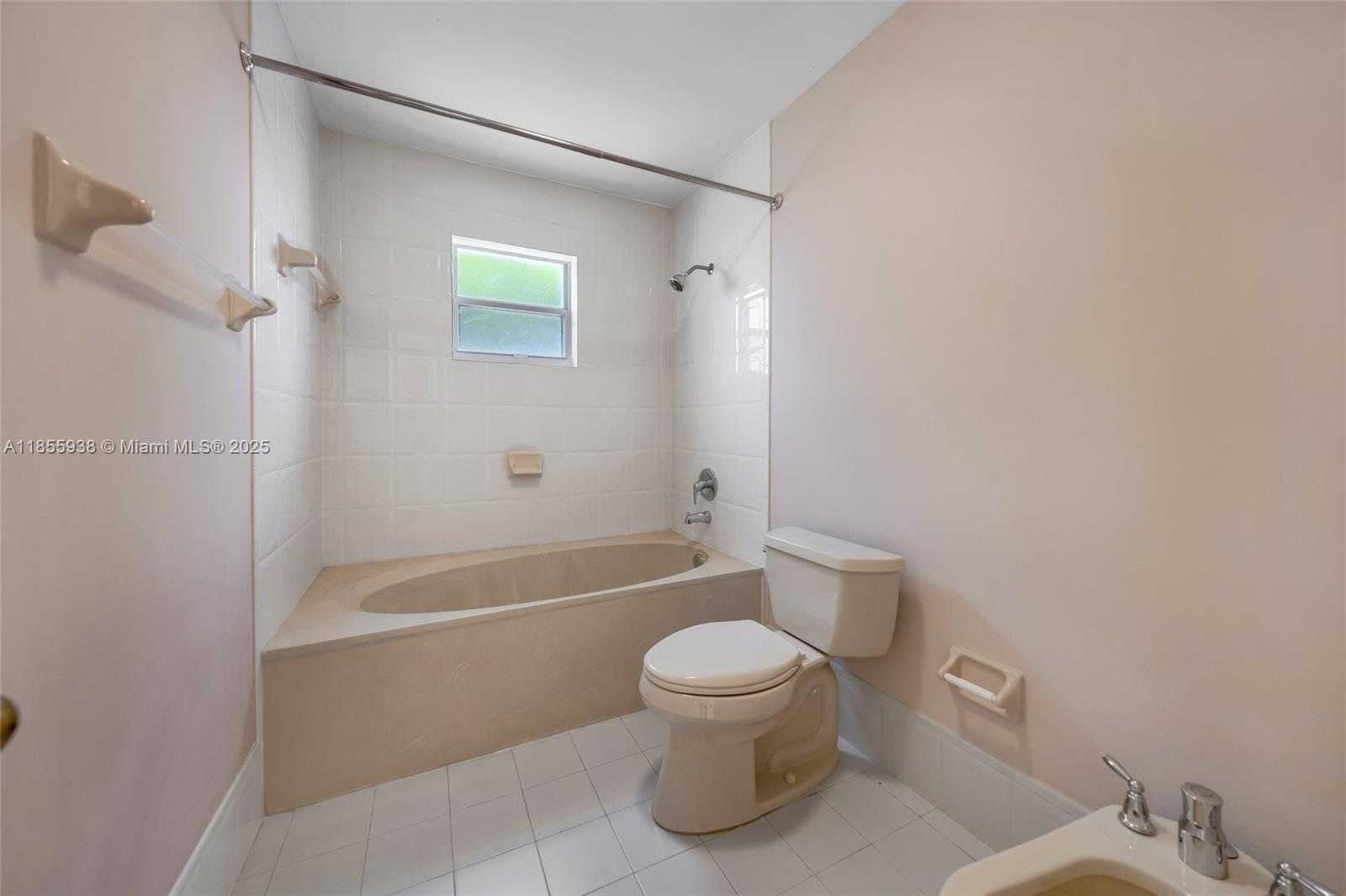 Small Image of 14208 SOUTH WEST 23RD ST, Miami Number 30