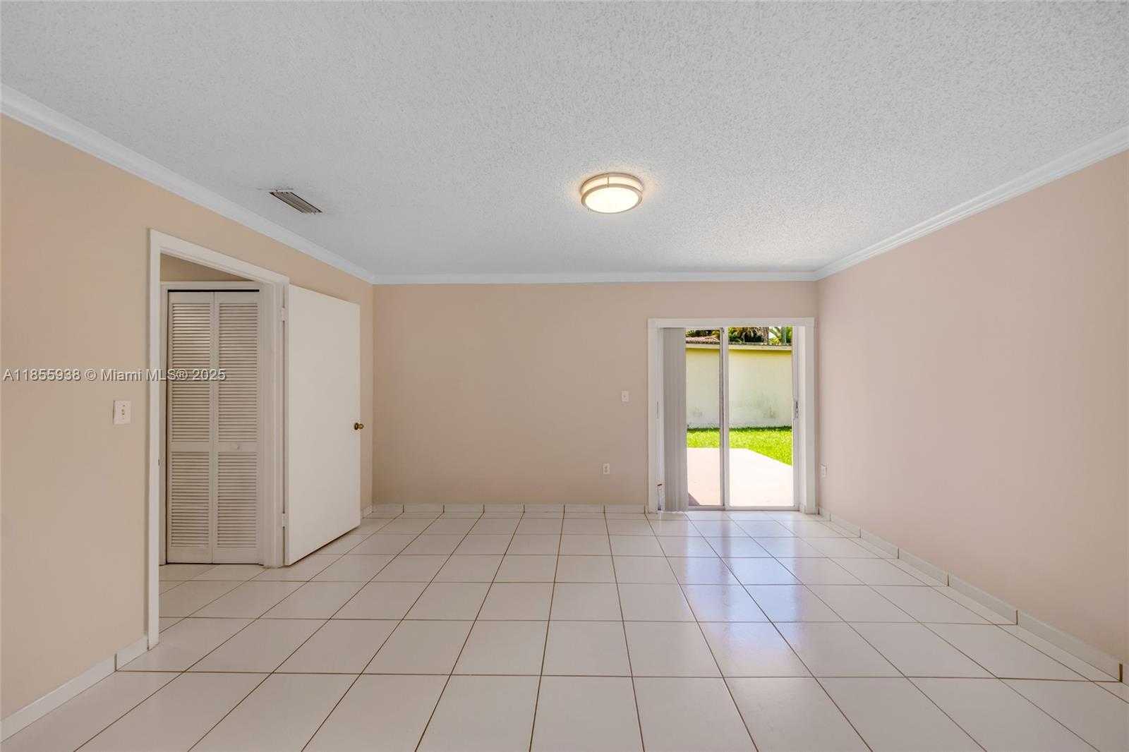 Small Image of 14208 SOUTH WEST 23RD ST, Miami Number 31