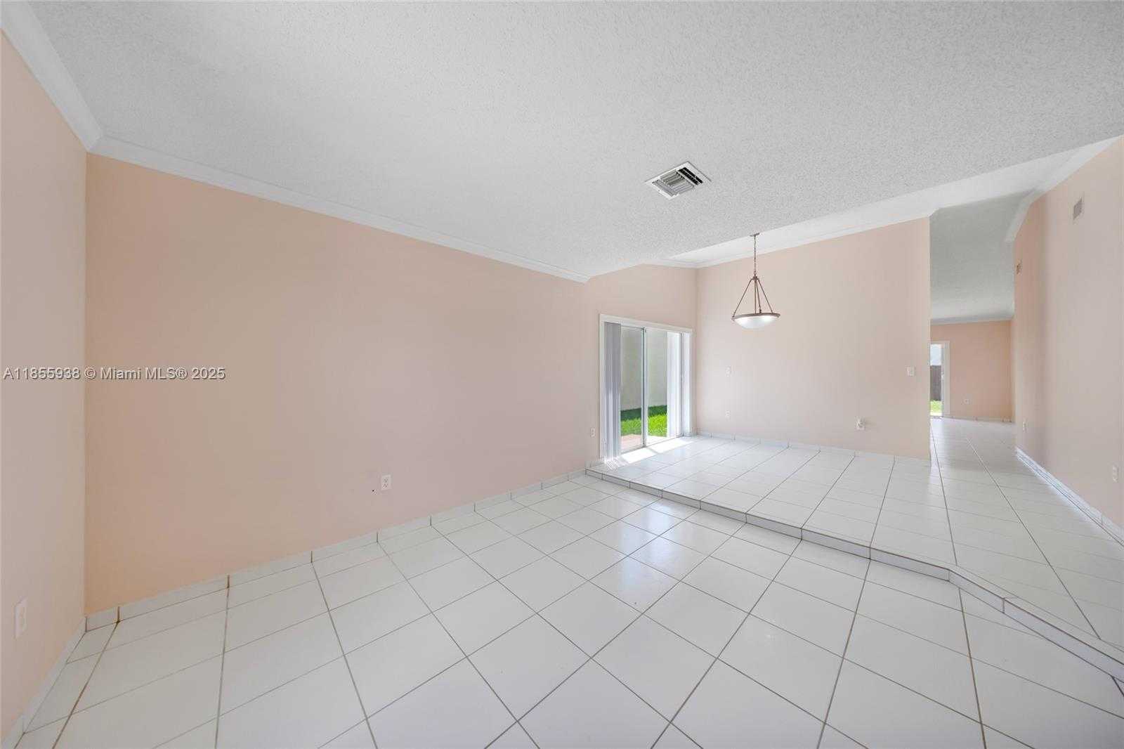 Small Image of 14208 SOUTH WEST 23RD ST, Miami Number 9