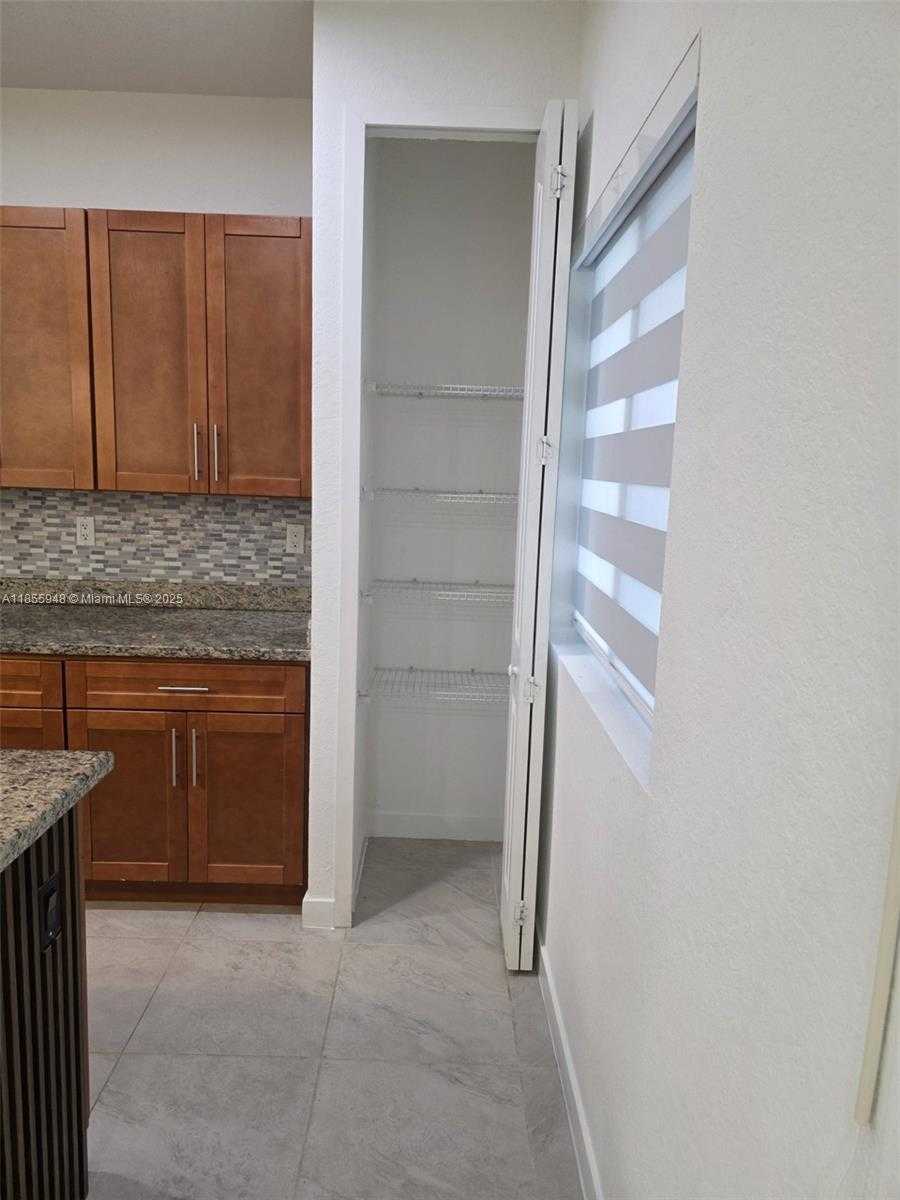 Small Image of 10965 SOUTH WEST 169TH TER, Miami Number 16