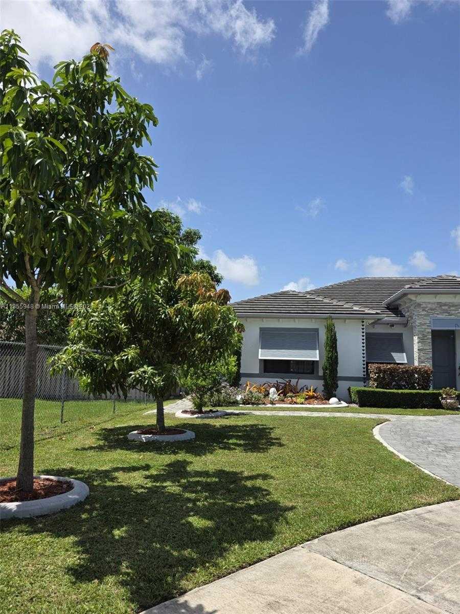 Small Image of 10965 SOUTH WEST 169TH TER, Miami Number 3